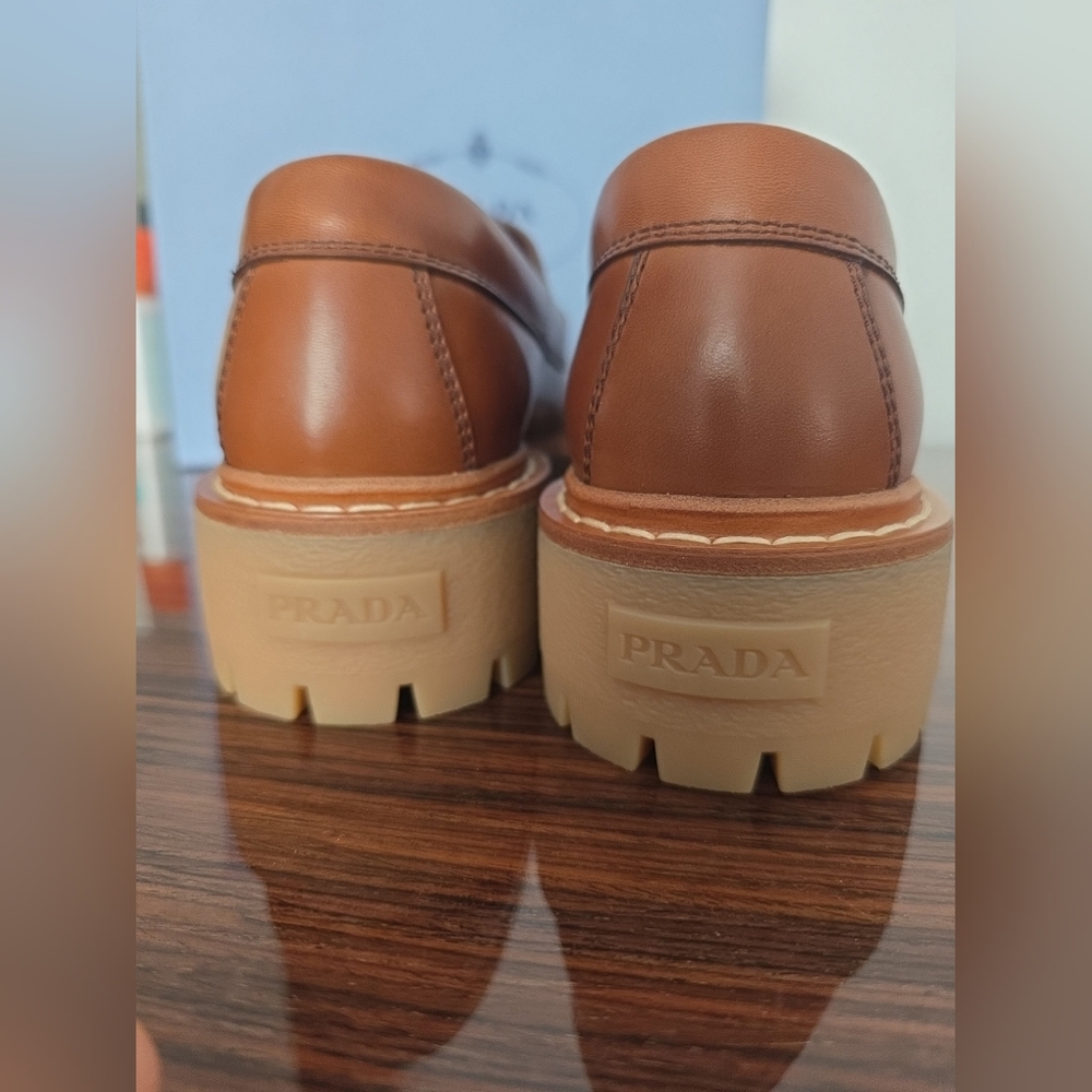 Prada Women's Brown Leather Shoes - Picture 8 of 12